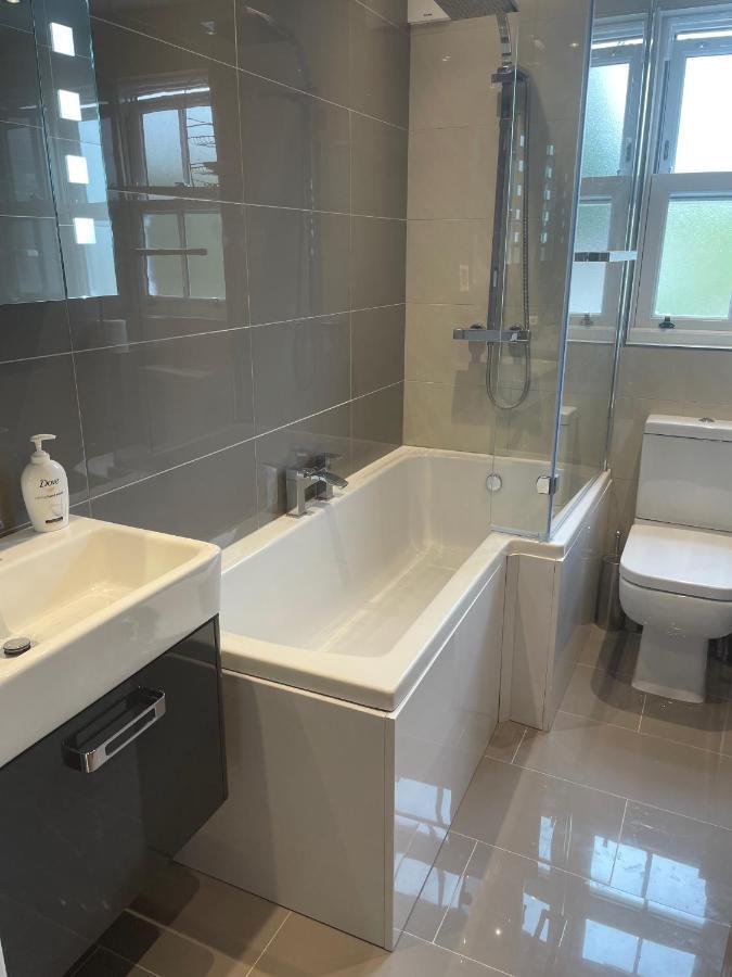 17 Eastgate Villa Cowbridge Exterior photo